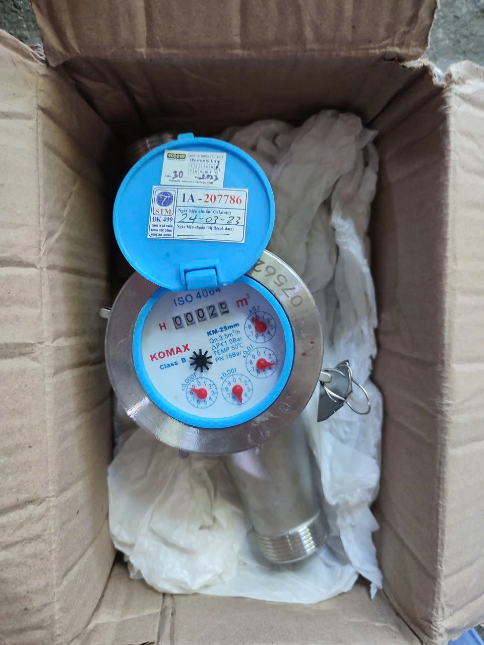 Đồng hồ nước Komax inox DN25 kèm rắc co (không hiệu chuẩn)