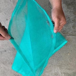 TTúi lưới đựng vật liệu cho hồ cá, kt 40x60cm, dày 3mm có dây rút cột miệng túi