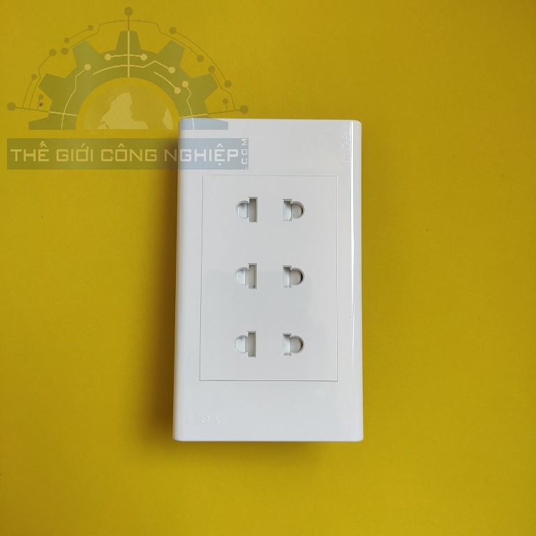 Ổ cắm 3 lỗ 2 chấu 16A LiOA SE183U