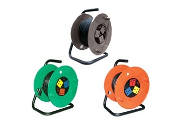 Ổ cắm kéo dài quay tay kiểu rulo LiOA QT30-3-10A, 3 ổ cắm đa năng có nắp che an toàn, chiều dài 30m, công suất 10A, có 1 công tắc & có bảo vệ quá tải bằng CB.