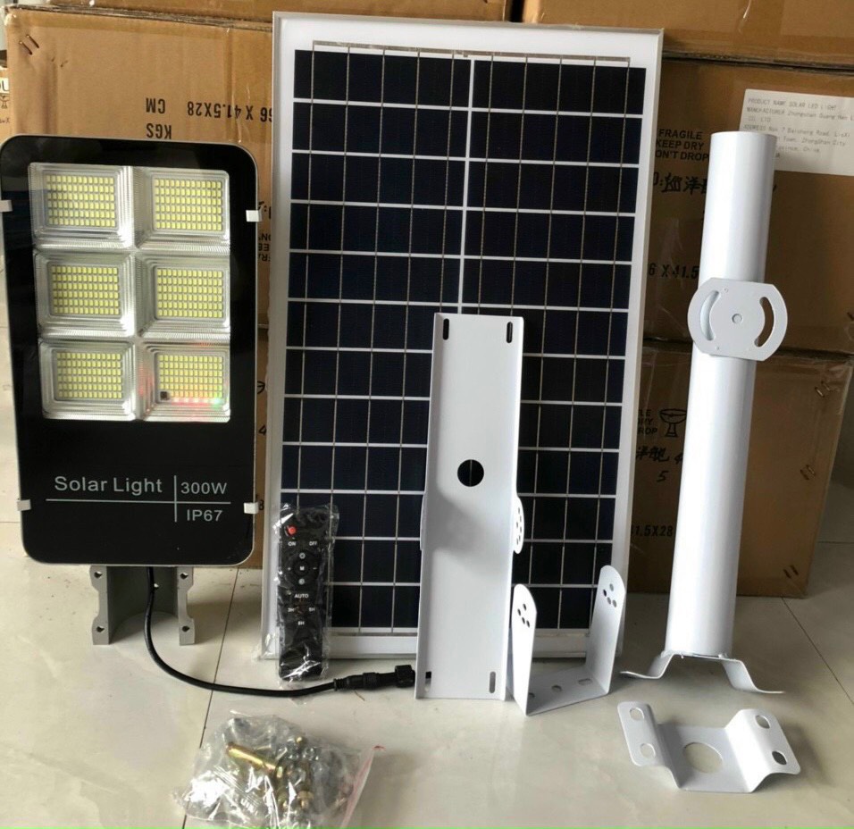 Đèn pha năng lượng mặt trời 300W có điều khiển, chống nước IP67 Oem-168 59675