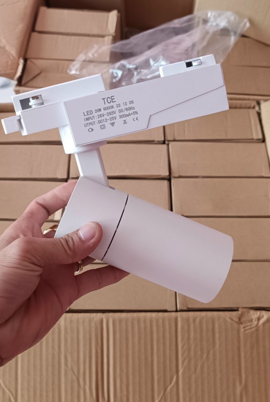 Đèn led chiếu điểm gắn ray 20W TCE 004, Ánh sáng trắng, vỏ trắng, kích thước Ø60x135mm