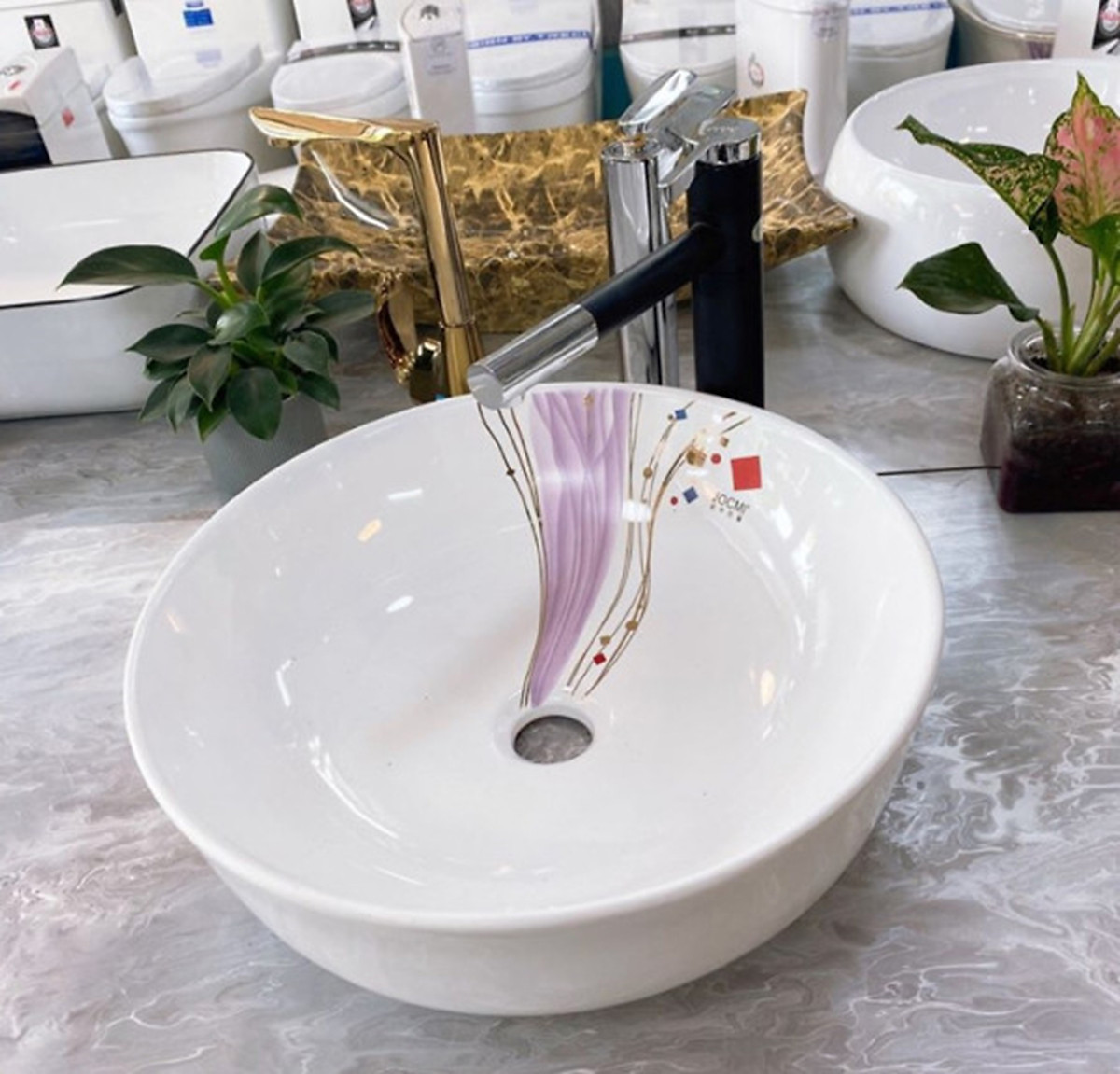 Chậu sứ tròn, hoa tím 8101 - C