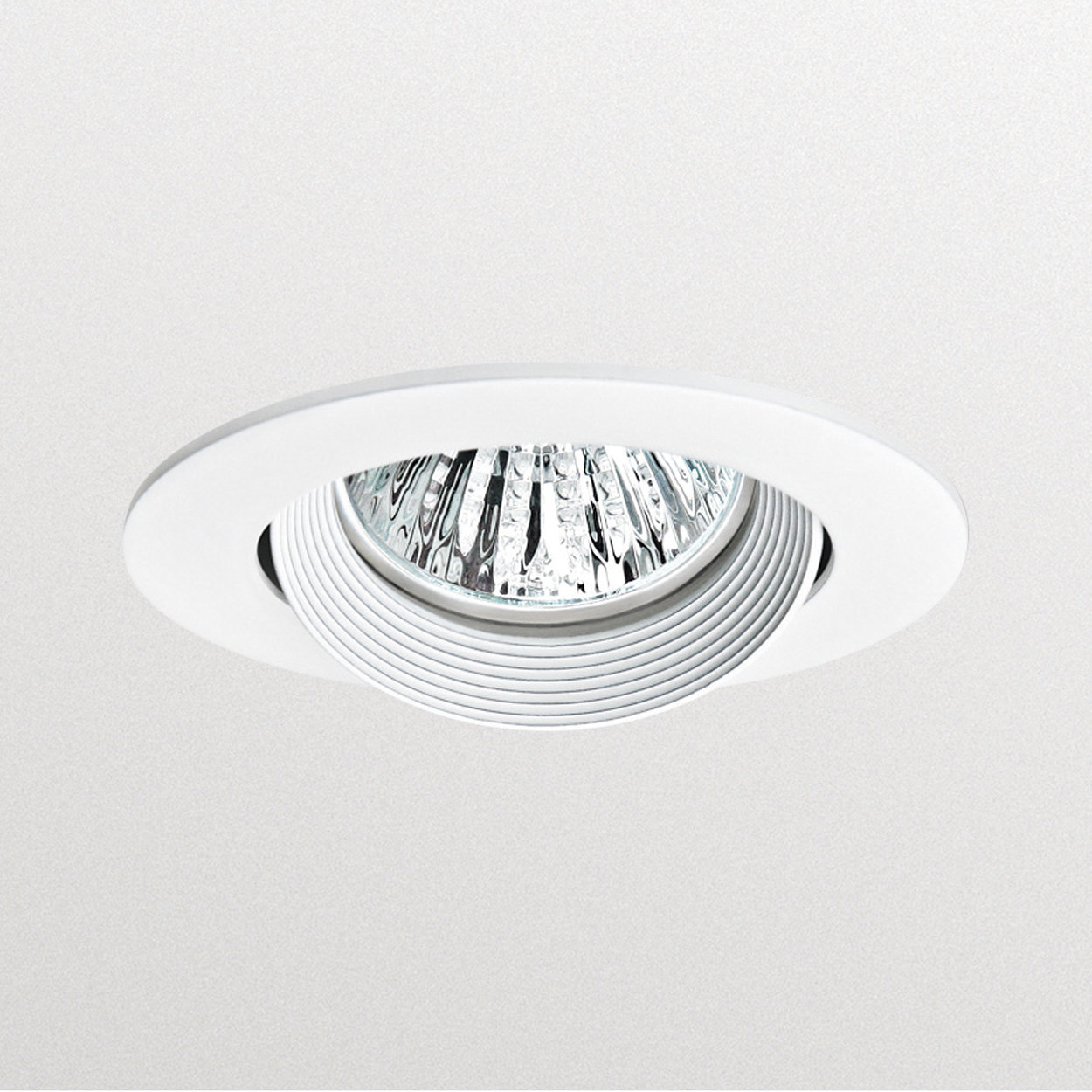 Chóa bóng chén xoay góc chiếu QBS024 White GX5.3 Φ72, 50 cái/thùng