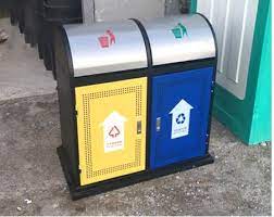 Thùng rác ngoài trời 2 ngăn 2 màu, thép phun sơn tĩnh điện, kích thước 890*480*890 mm