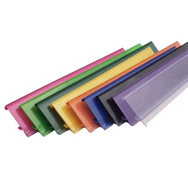 Nẹp nhựa cài giá màu đỏ dài 1m2