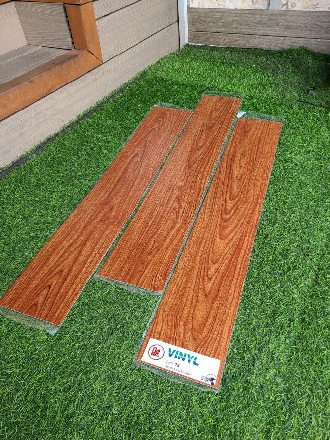 Sàn nhựa có sẵn keo, kích thước 914,4 x 152,4 x 1,8 (mm), 36 tấm/hộp