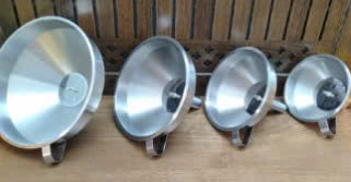 Phễu rót chất lỏng inox 304 size 18cm