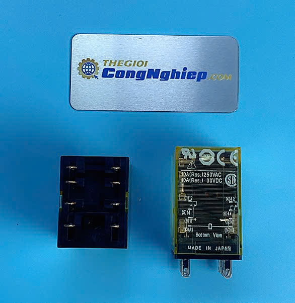 Relay IDEC RU2S-A220, 8 chân 220V có đèn