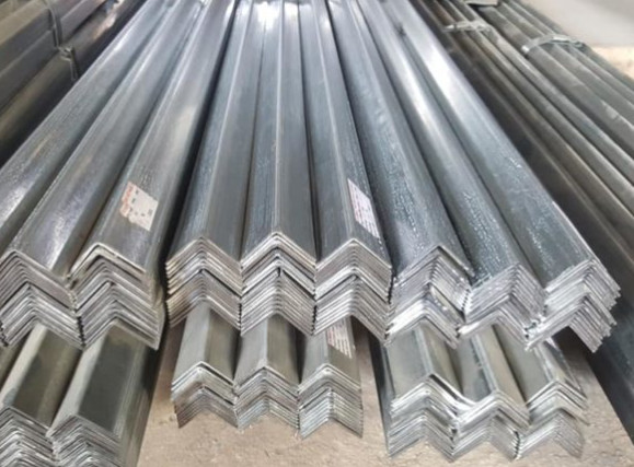 Sắt V3 mạ kẽm kích thước 30×30 mm, dày 3 li màu trắng, dài 6m